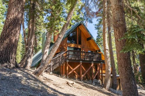 Mammoth Lakes Ski Chalet | Chalet 23 by Mammoth Mountain Chalets