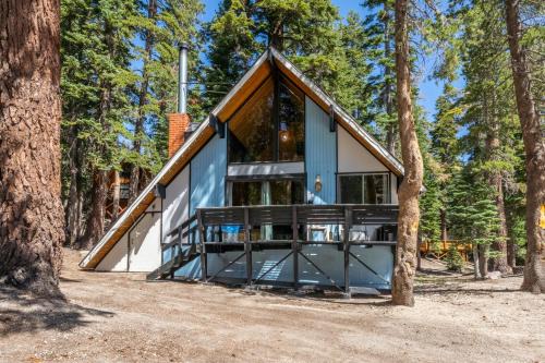 Mammoth Lakes Ski Chalet | Chalet 25 by Mammoth Mountain Chalets