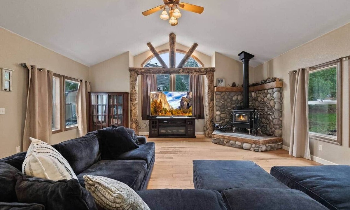 Mi-Wuk Village House | Chalet di Montagna ~ Spacious house in the pines
