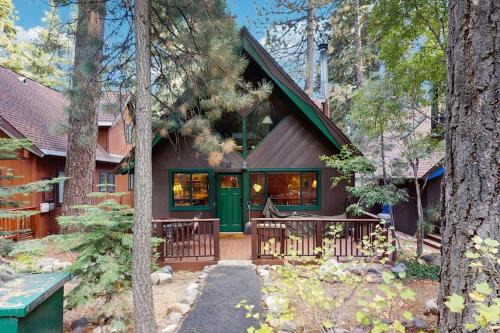 Incline Village House | Chalet-style Townhome with Fireplace Deck Near Ski Resort Incline Village