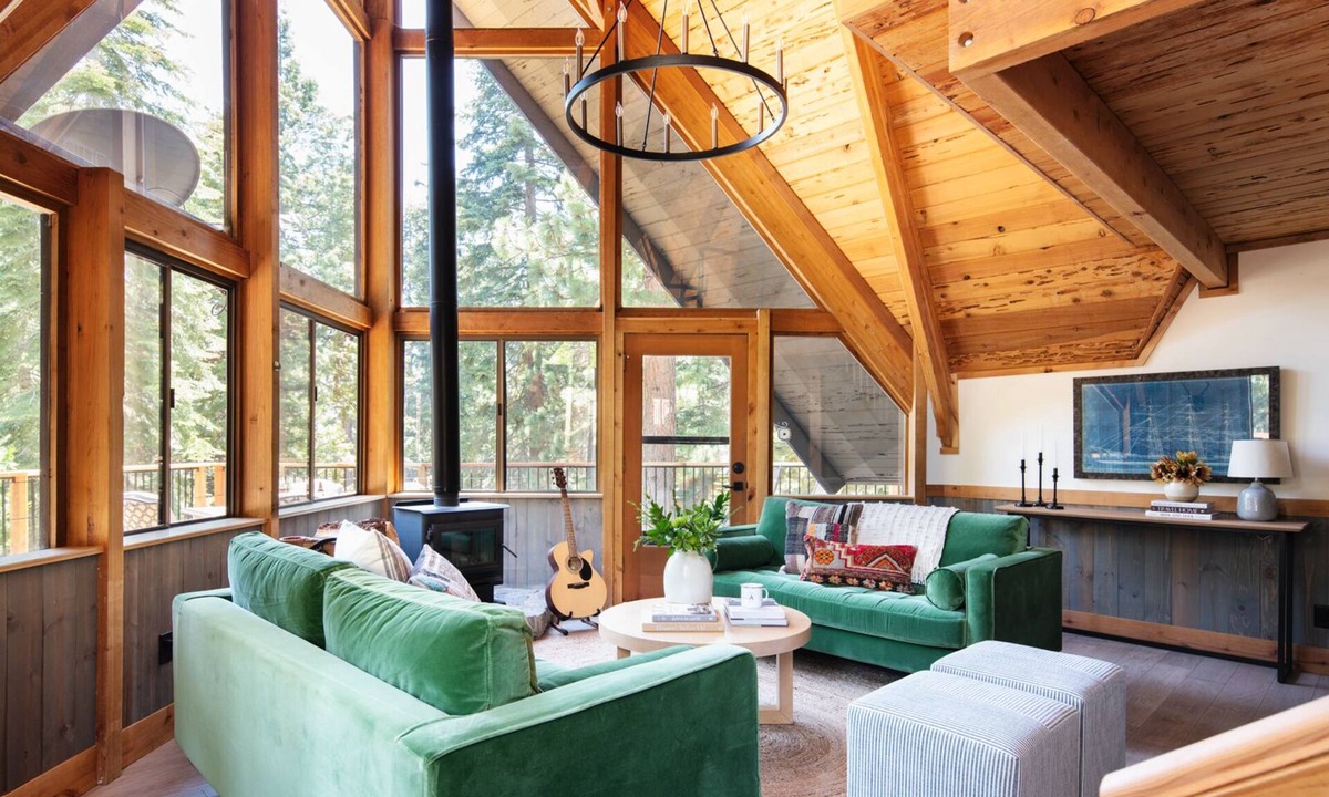 Carnelian Bay Ski Chalet | Chalet-Style w/Hot Tub + Theater Room + Pool Table | Mins to Lake | Timberline