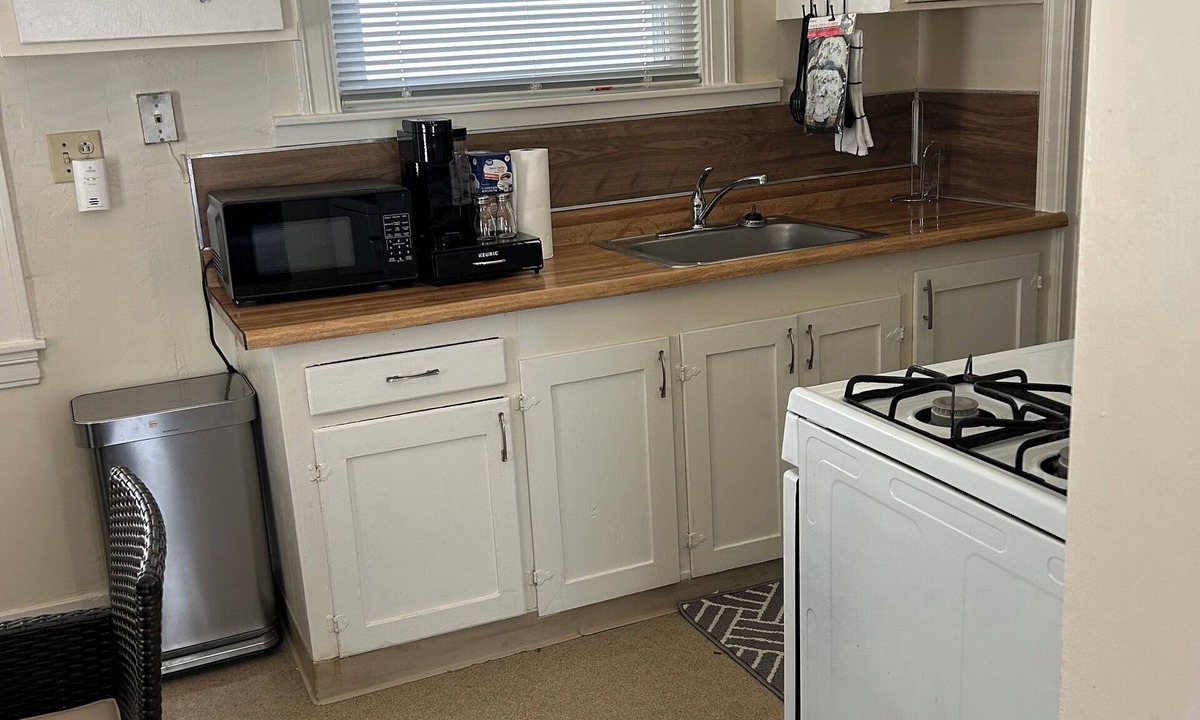 Oakland Cottage | Charming 1-bedroom cottage in Oakland with WiFi, AC