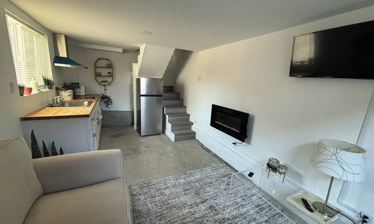 Piedmont Cottage | Charming 1-bedroom cottage walking distance to Highland Hospital