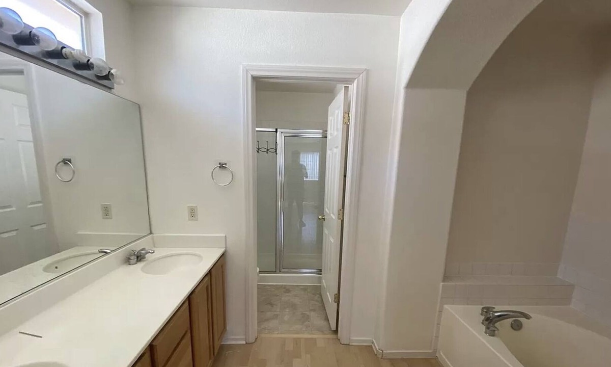 Rhodes Ranch House | Charming 4 Bedroom Home with Pool