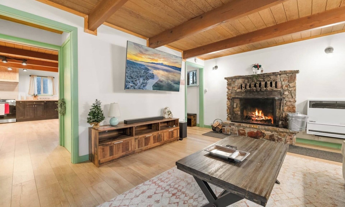 Big Bear Lake Cabin | Charming Cabin Escape