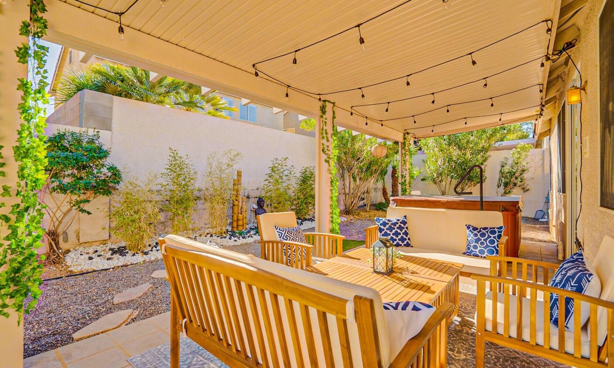 McCullough Hills House | Charming, Cozy & Elegant Zen Retreat with Hot Tub