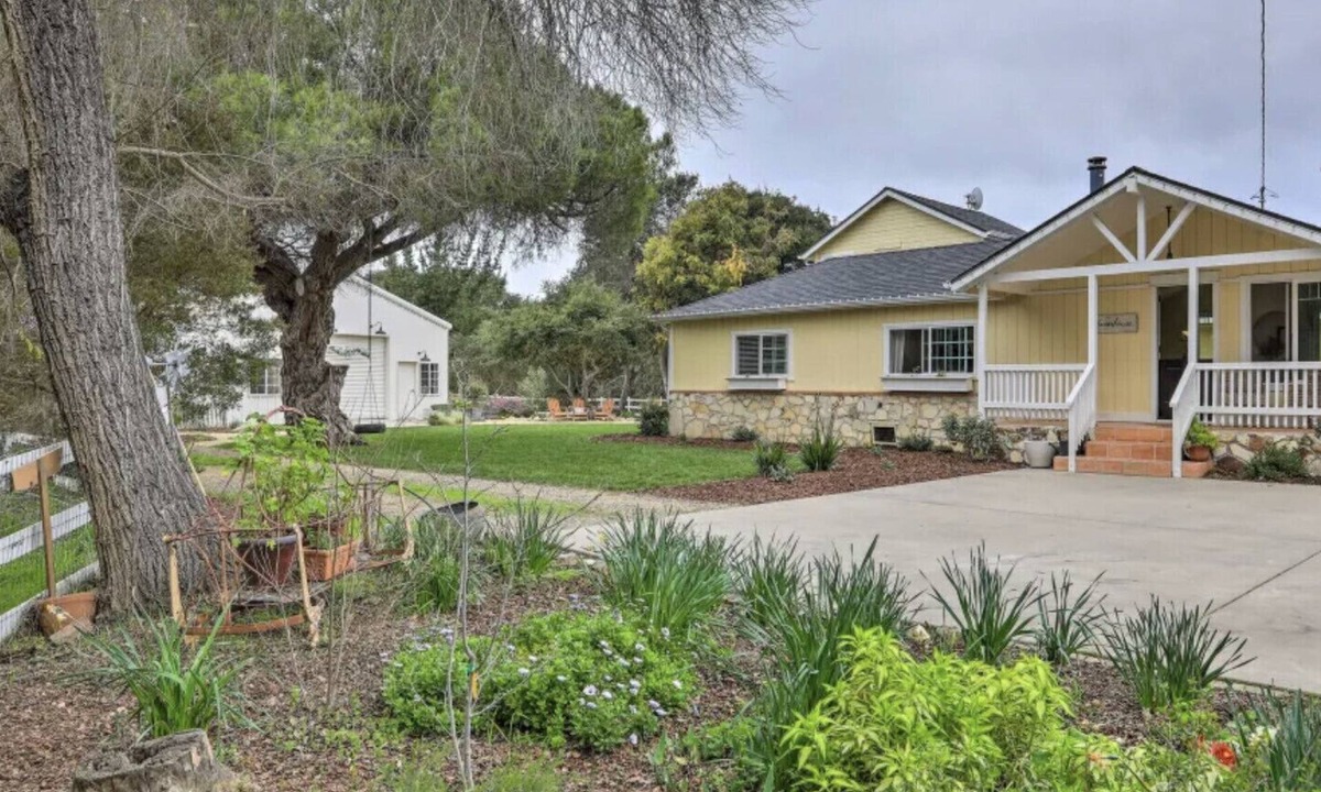 Callender Other | Charming private farmhouse cottage