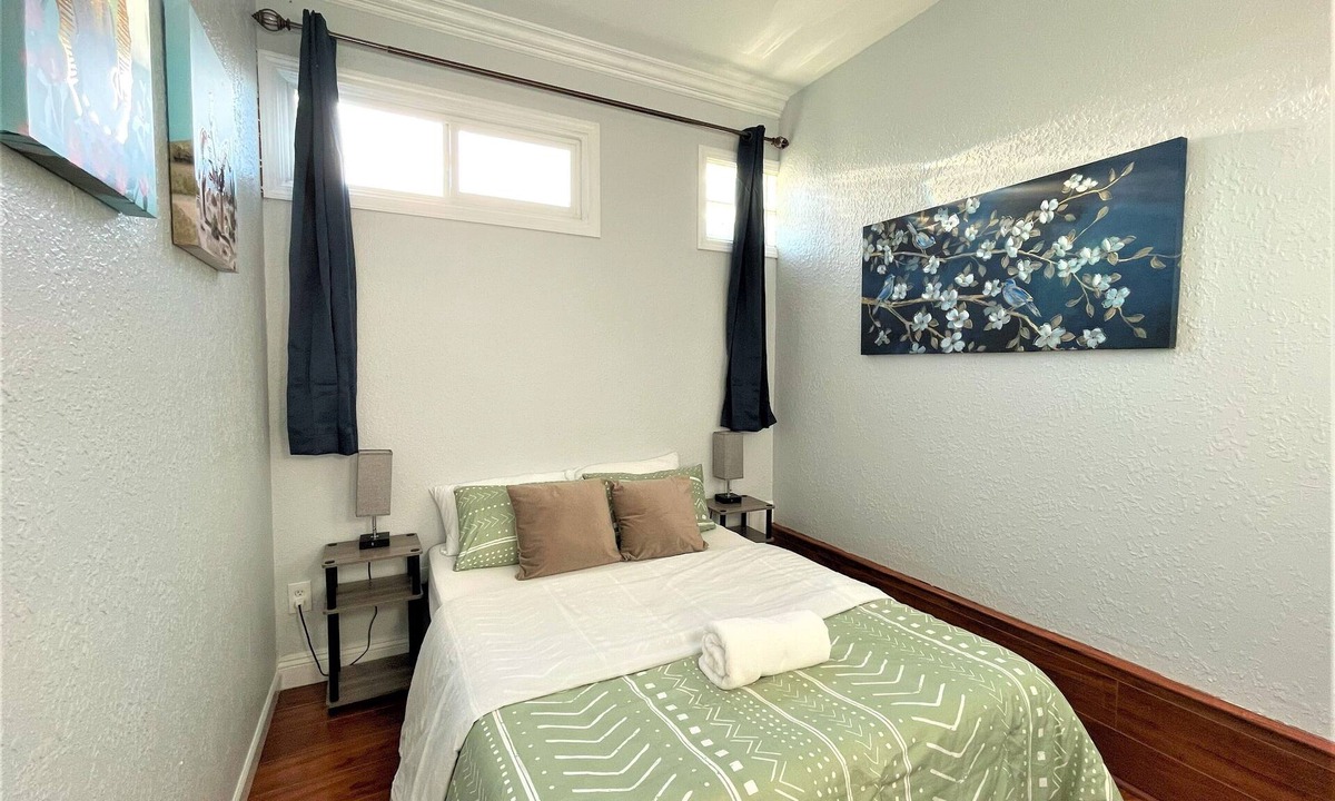 Ashland House | Cheerful Comfy 2B1B Unit walking to Bay Fair