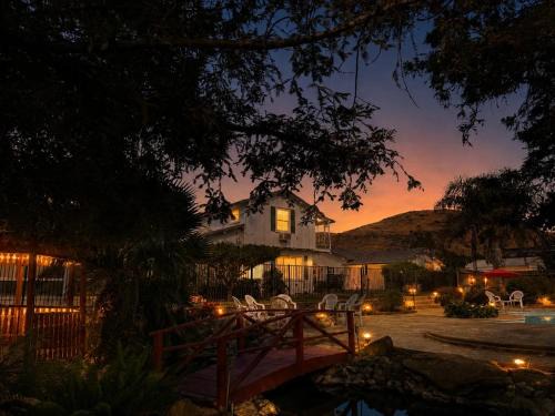 Woodlake Bed & Breakfast | Citrus Valley Ranch
