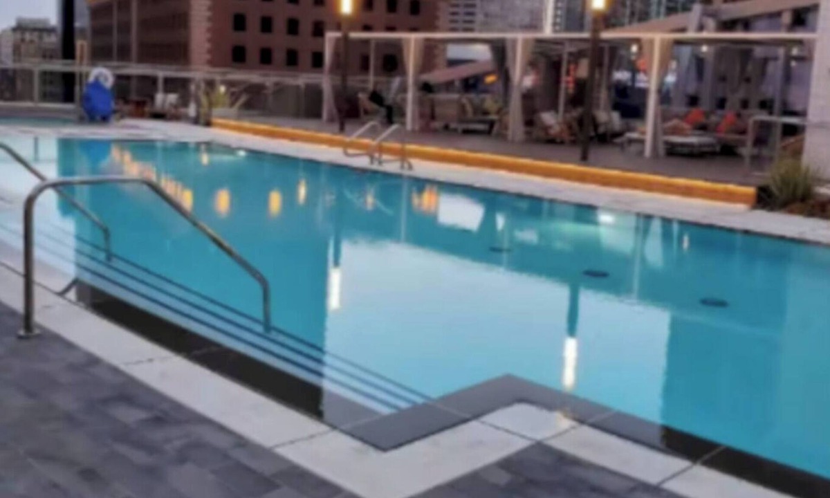 Downtown Los Angeles Apartment | City Skyline Views 3Bed Apt with Rooftop Pool, Spa,& Rooftop deck