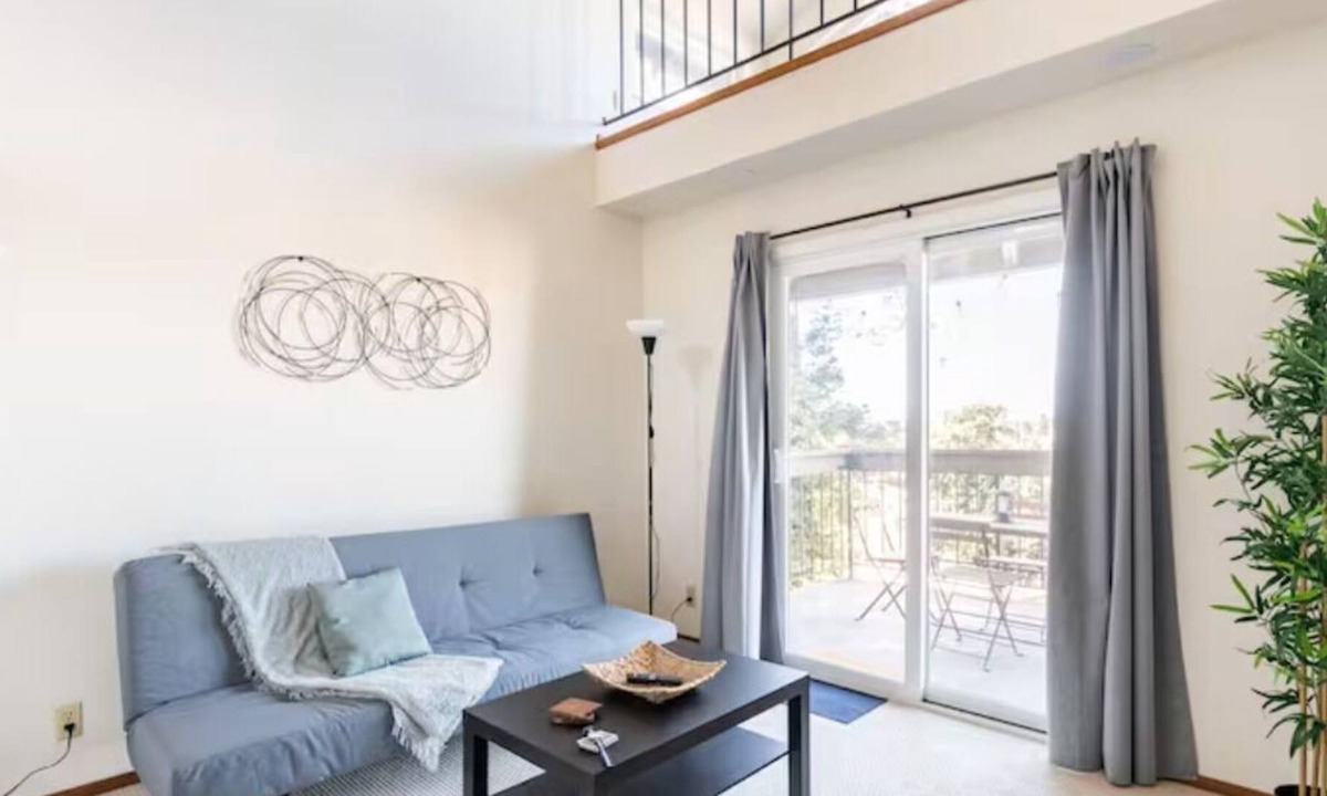 Hayward House | ~ Classic Calm Home in Heart of the Bay ~