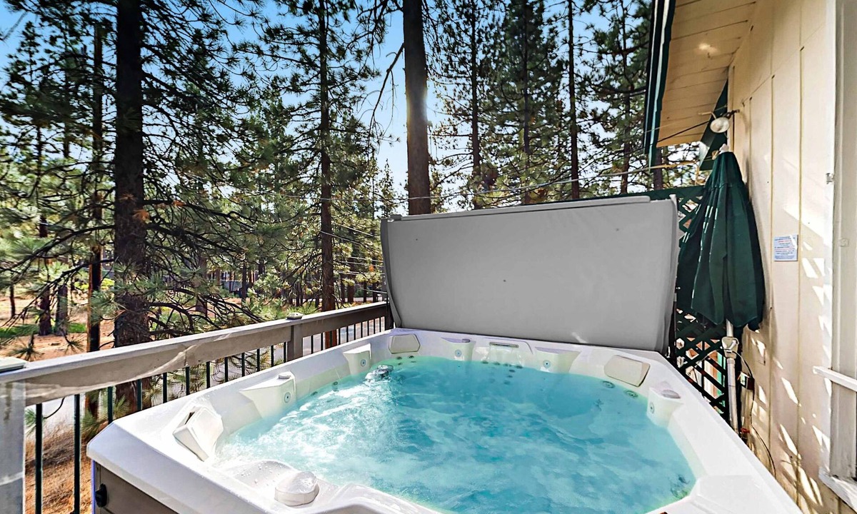 South Lake Tahoe House | Classic Charm in South Lake Tahoe Views of the Heavenly Mountain Slopes