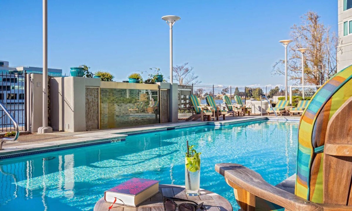 Redwood Shores Hotel | Classic King Room at Grand Bay San Francisco Hotel, Pet-friendly Property w/Pool
