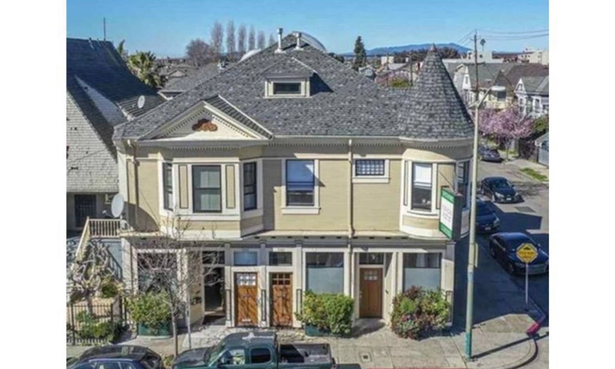 Hoover - Foster House | Classic Victorian 3 BR Condo 15 minutes to SF