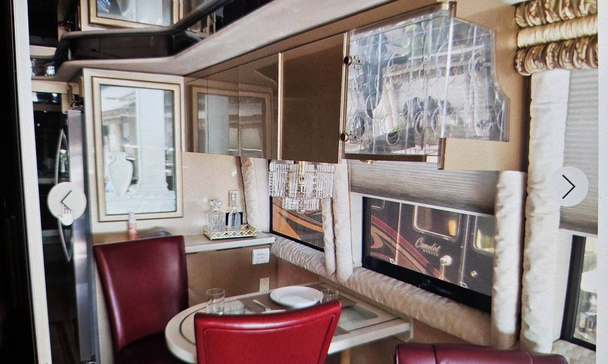 Phoenix Lake-Cedar Ridge House | Close to Yosemite, Enjoy Staying in Luxury Prevost RV
