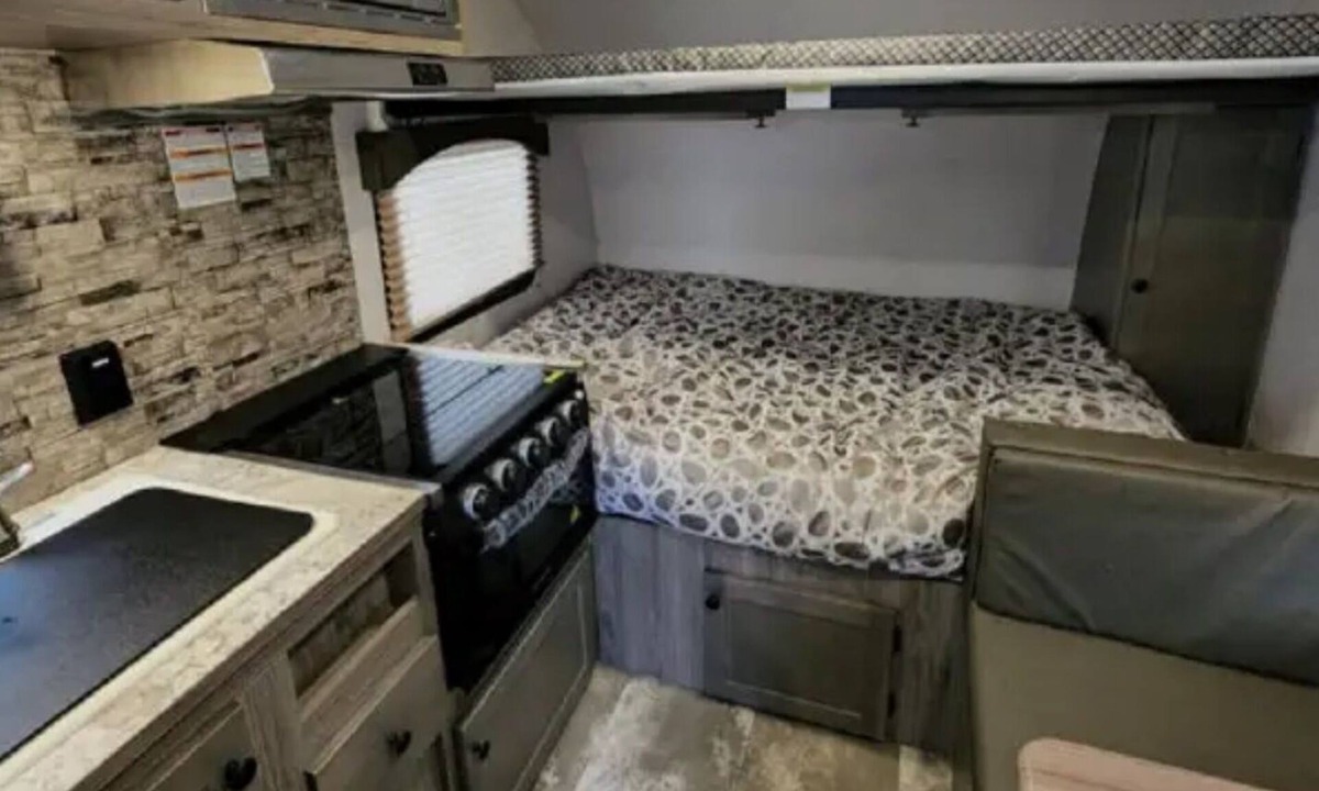 Phoenix Lake-Cedar Ridge House | Close to Yosemite Stay in our Delightful RV with AC in charming Sonora