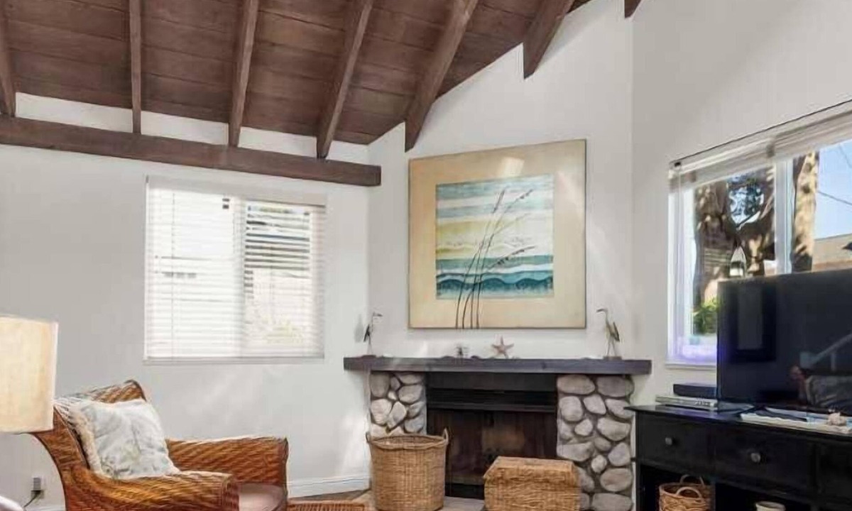 Eastside Santa Cruz House | Coastal Casa – Harbor Vibes + Close to the Beach!