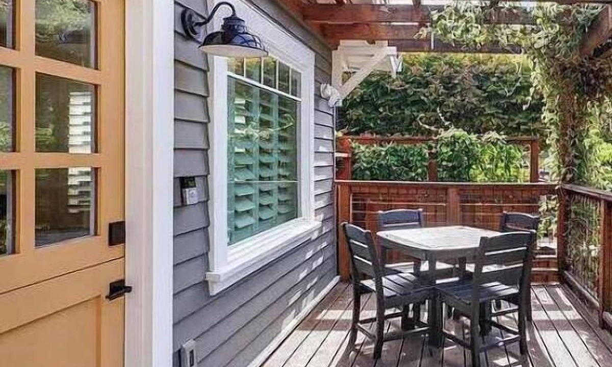 Capitola House | Coastal Retreat in the Heart of Capitola Village - Steps from the Beach!