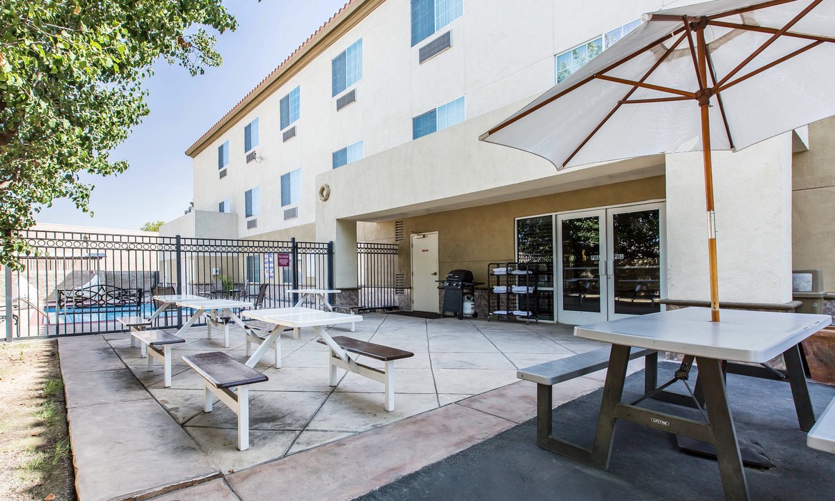 Bakersfield Hotel | Comfort Suites Bakersfield