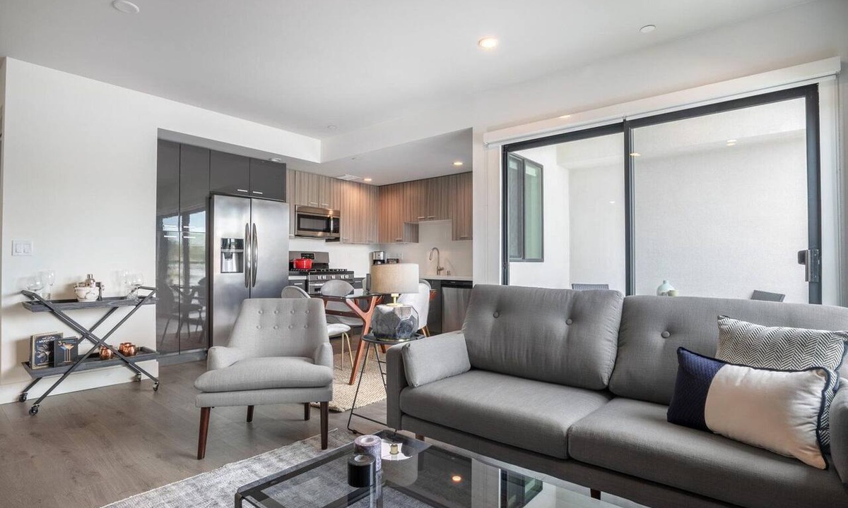 Mar Vista Apartment | Comfy Mar Vista 1BR w/in-unit W/D + Gym near Venice Beach by Blueground