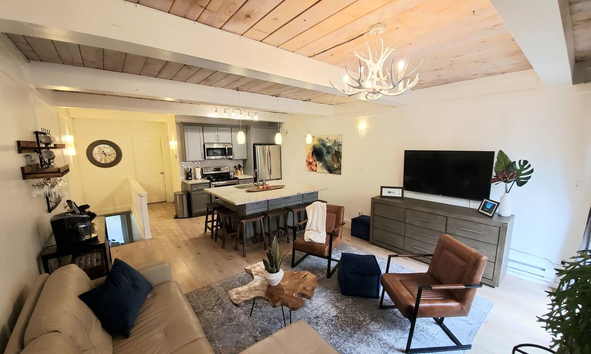 Incline Village Condo | Contemporary Tahoe Retreat