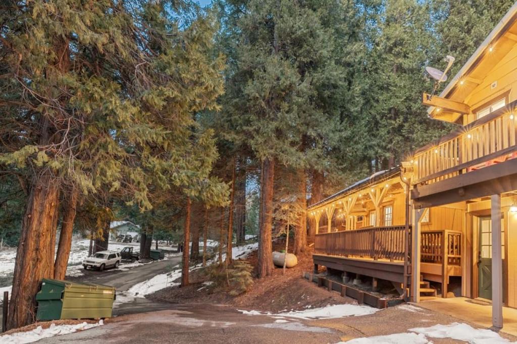 Sugar Pine House | Corlieu Falls Cabin in Sugar Pine 8 miles from Yosemite with Gazebo, Hot tub a shack and Bar top