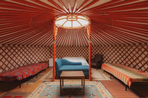 Dunlap House | Cosy yurt at a nature retreat in CA