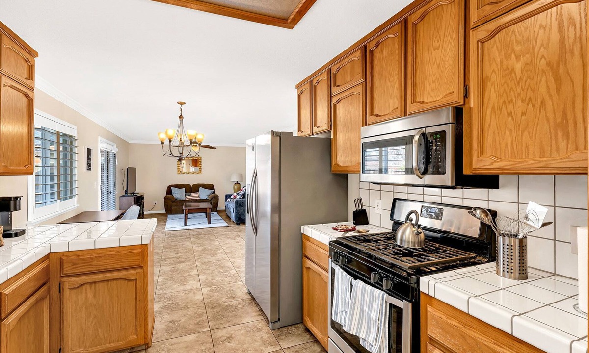 Hanford House | Country Living Retreat |Major cities