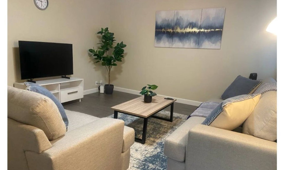 Castro Valley Apartment | Cozy 1 King & 1Queen W/Fast Wi-Fi For Remote Work & Family