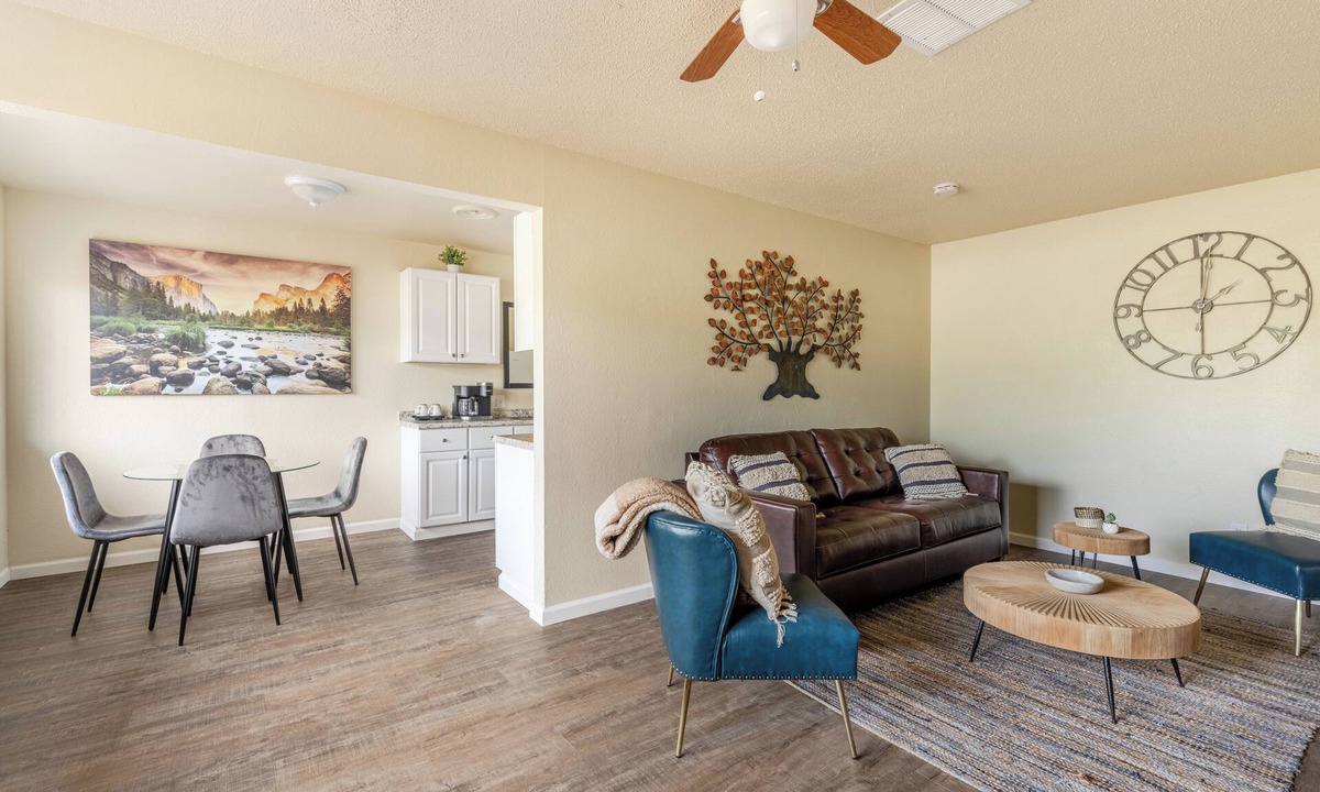Raisin Apartment | Cozy 1BR Near Fresno State - WiFi + AC