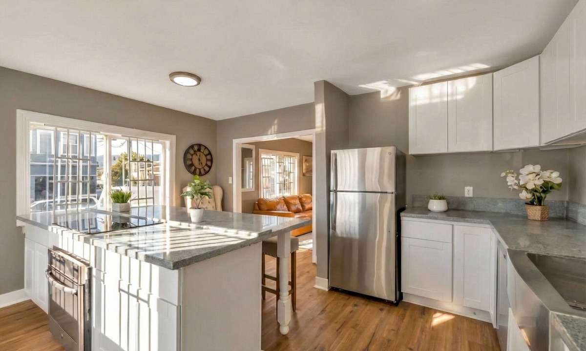 Oakland House | Cozy 2-bedroom house in welcoming Oakland with AC