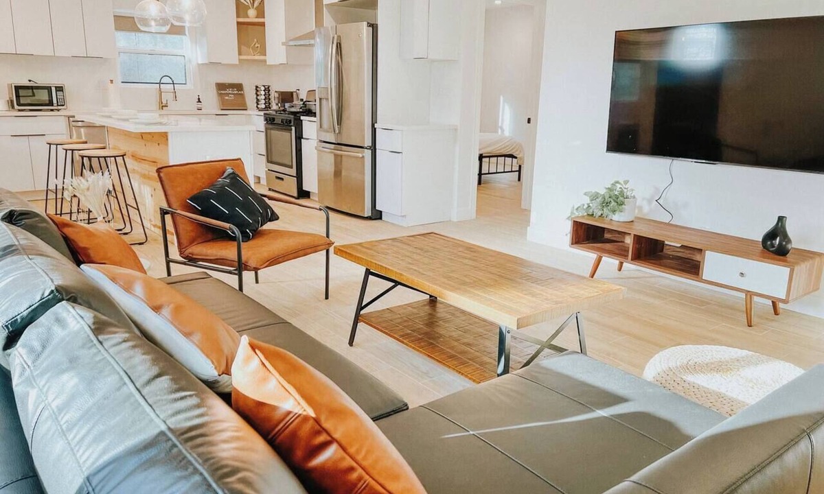 Altadena House | Cozy 3/2 Rose Bowl, Pasadena with AC and Parking