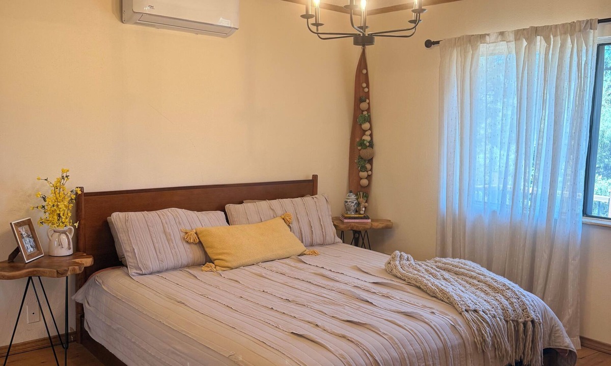 Pine Mountain Club Cabin | Cozy 4-bedroom cabin in marvelous Frazier Park with AC