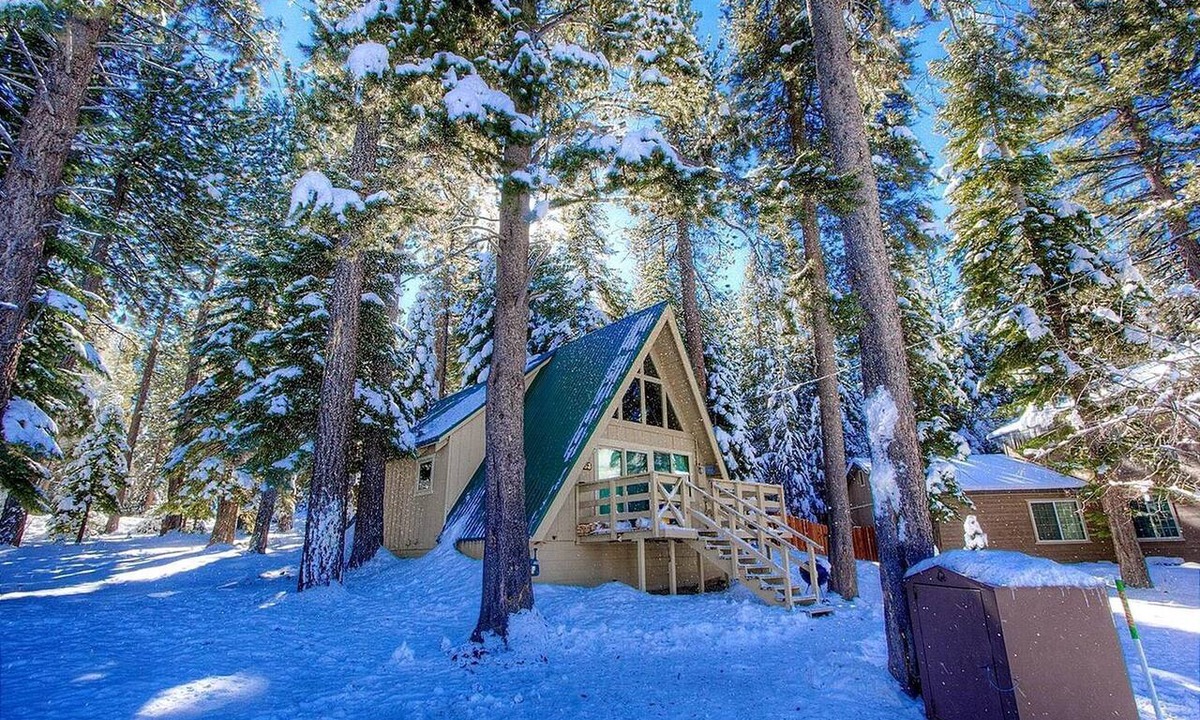 Pioneer Trail Cabin | Cozy A-Frame with Barbecue in Tahoe, California