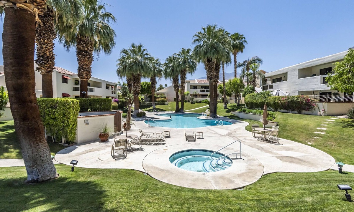 Canyon Corridor Condo | Cozy and Hip Condo in Awesome Palm Springs Neighborhood