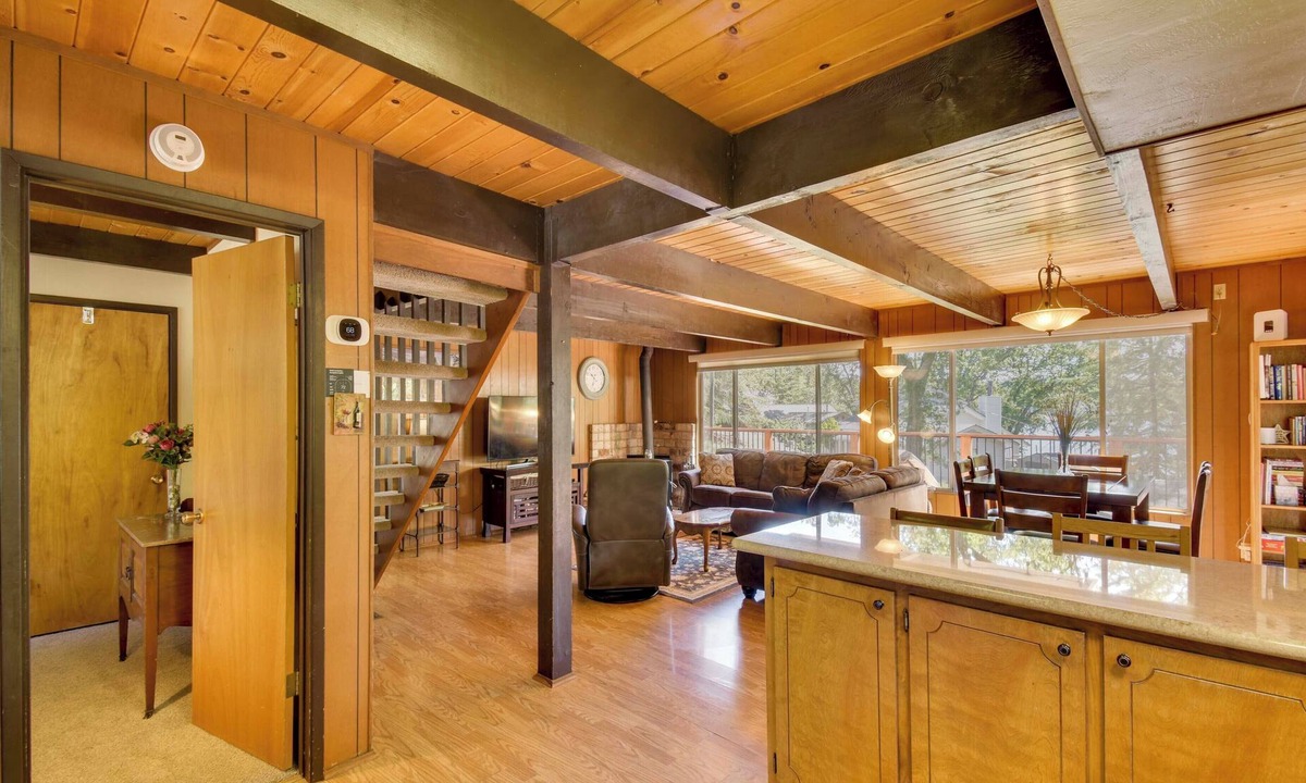 Groveland Cottage | Cozy Cabin on the Cove, Large Deck & Private Dock