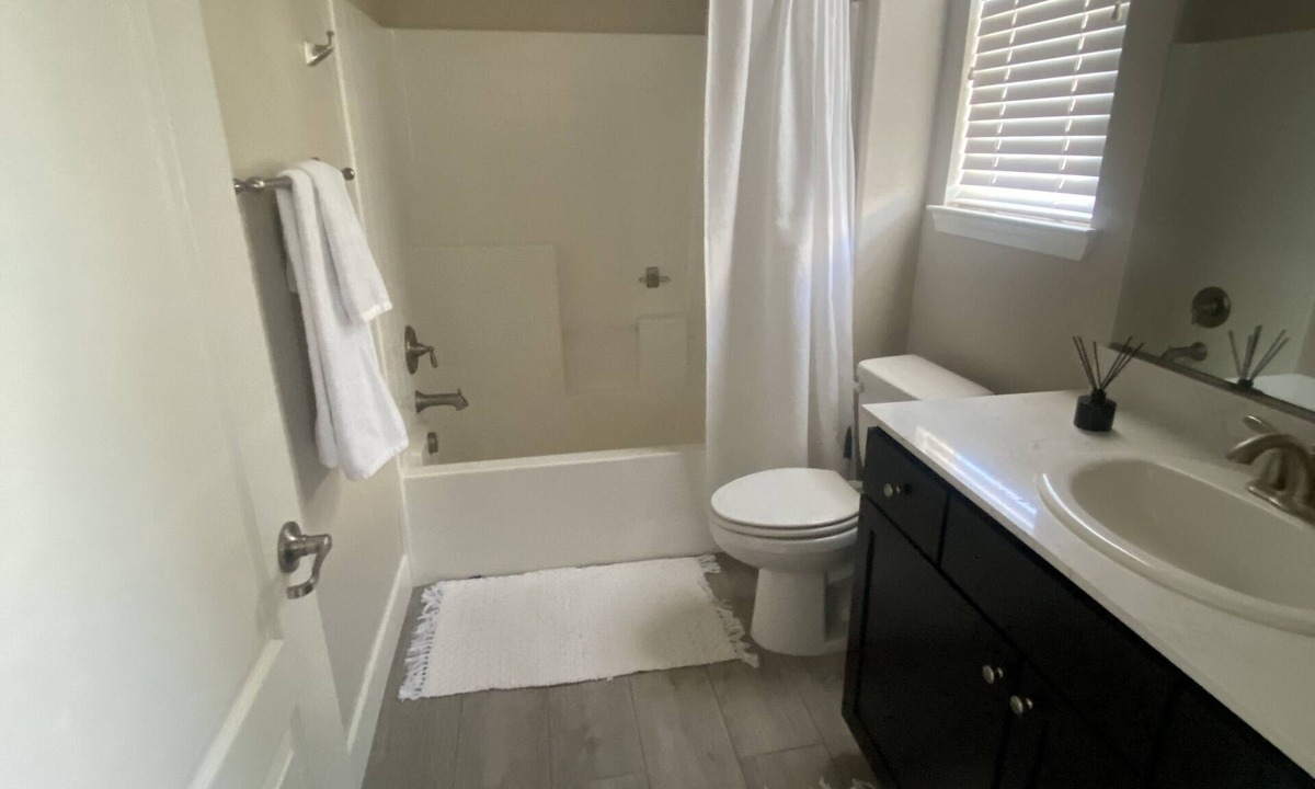 Sparks House | Cozy Casita located in Sparks