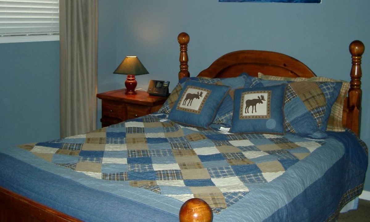 South Lake Tahoe Ski Chalet | Cozy Chalet 5 min from downtown, casinos and ski lift