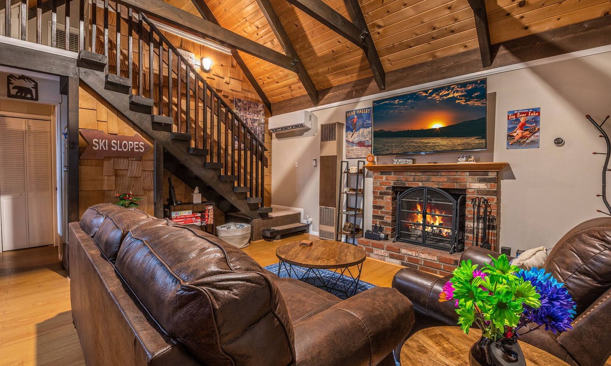 Big Bear Lake Cabin | Cozy Chalet w/Spa Dog Friendly Fenced FirePit Near Village Mountain View