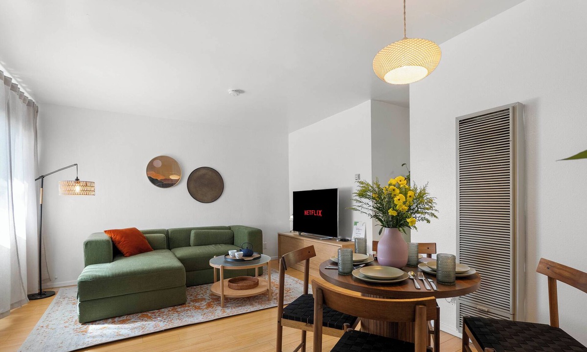 Carlson Park House | Cozy, charming home at Culver City downtown