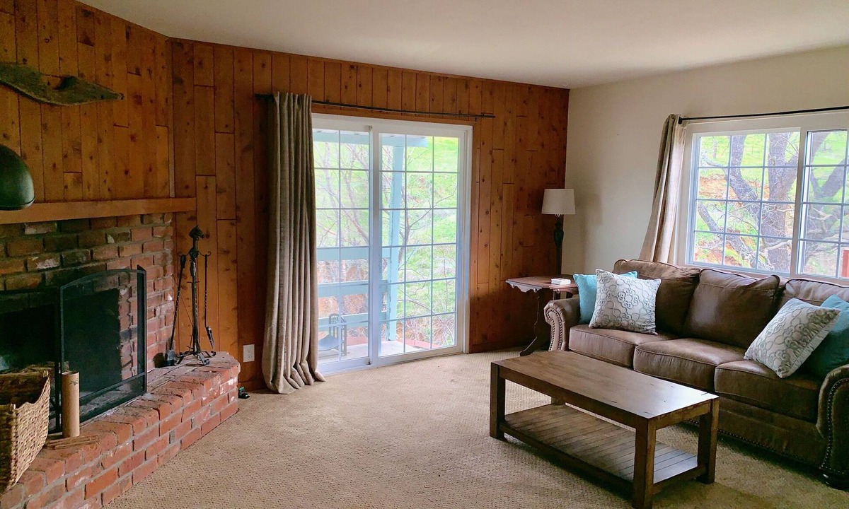 Santa Barbara County House | Cozy Cottage on Beautiful U-Pick Berry Farm- 2 Queens, 4 twin/bunks