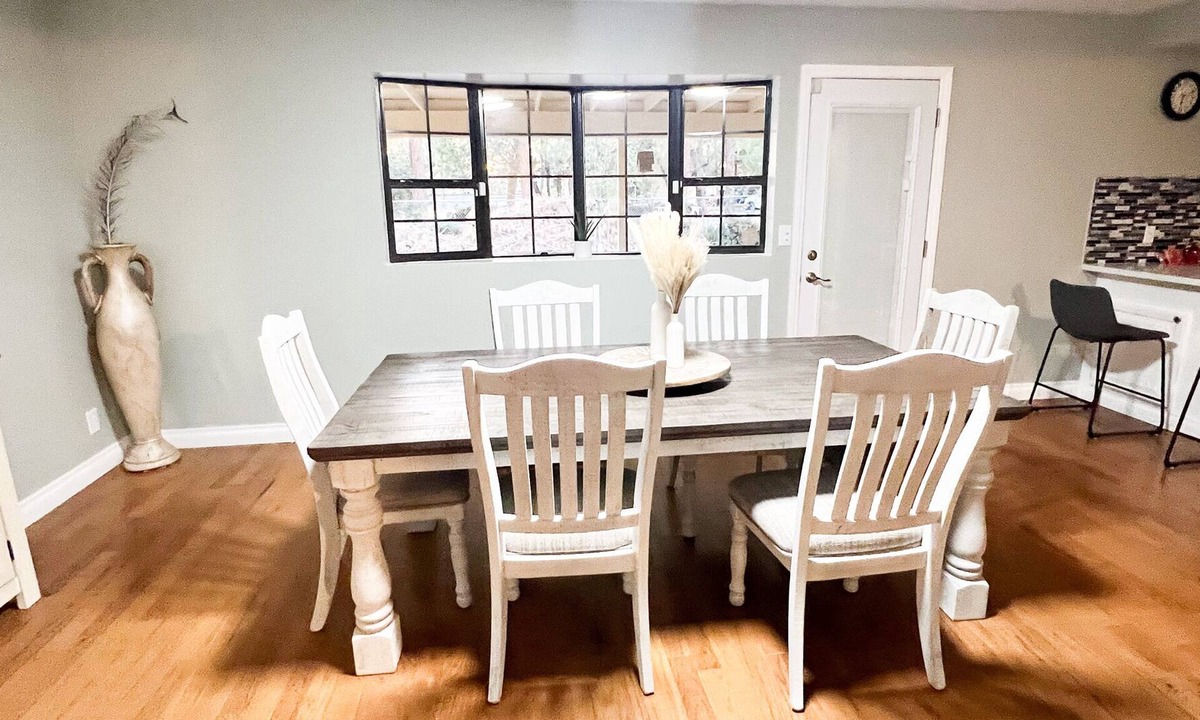 Lancaster House | Cozy Getaway Home Unit in quiet and peaceful neighborhood