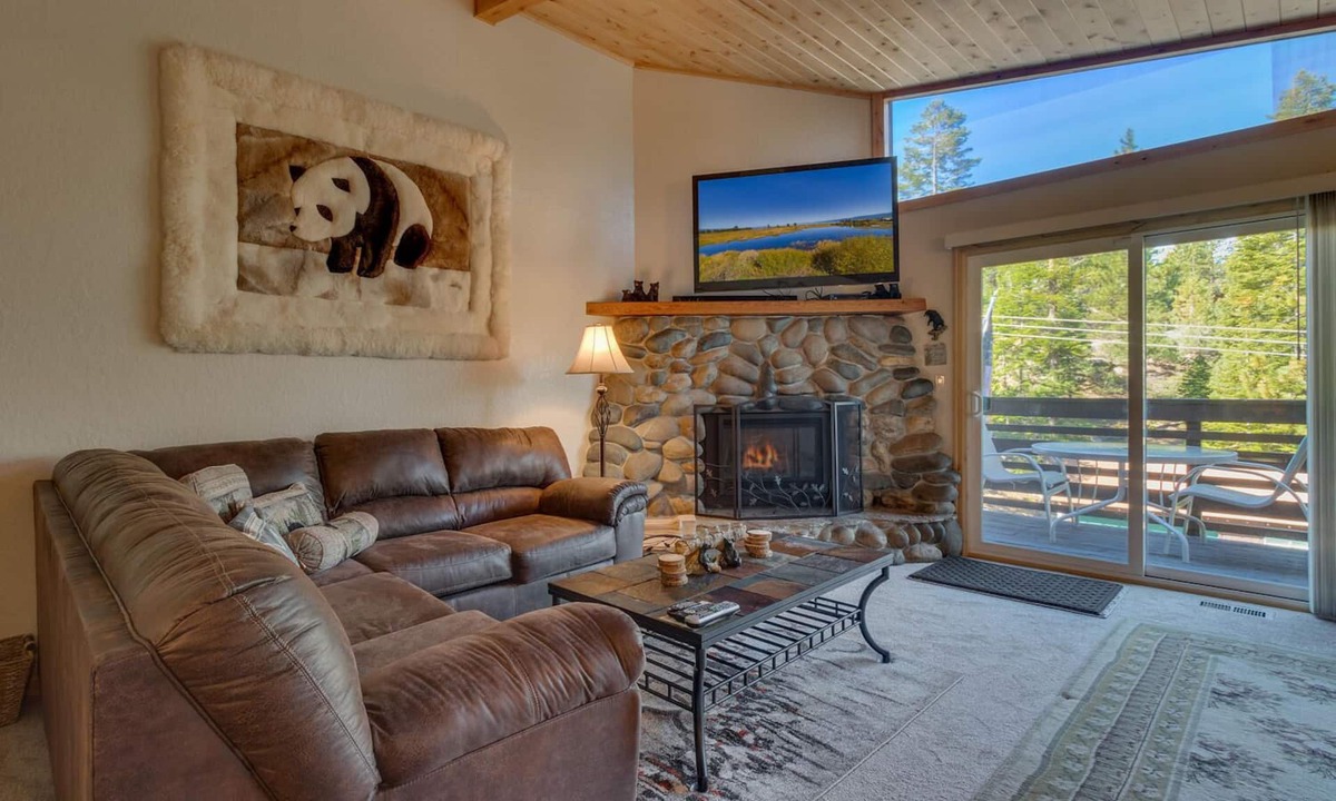 Tahoe Village Condo | Cozy Lake Tahoe Condo very close to Heavenly Ski Resort (SL223SB)