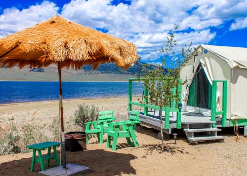 Bridgeport Other | Cozy Lakeside Glamping Cabin with Mountain Views near Eastern Sierra, California