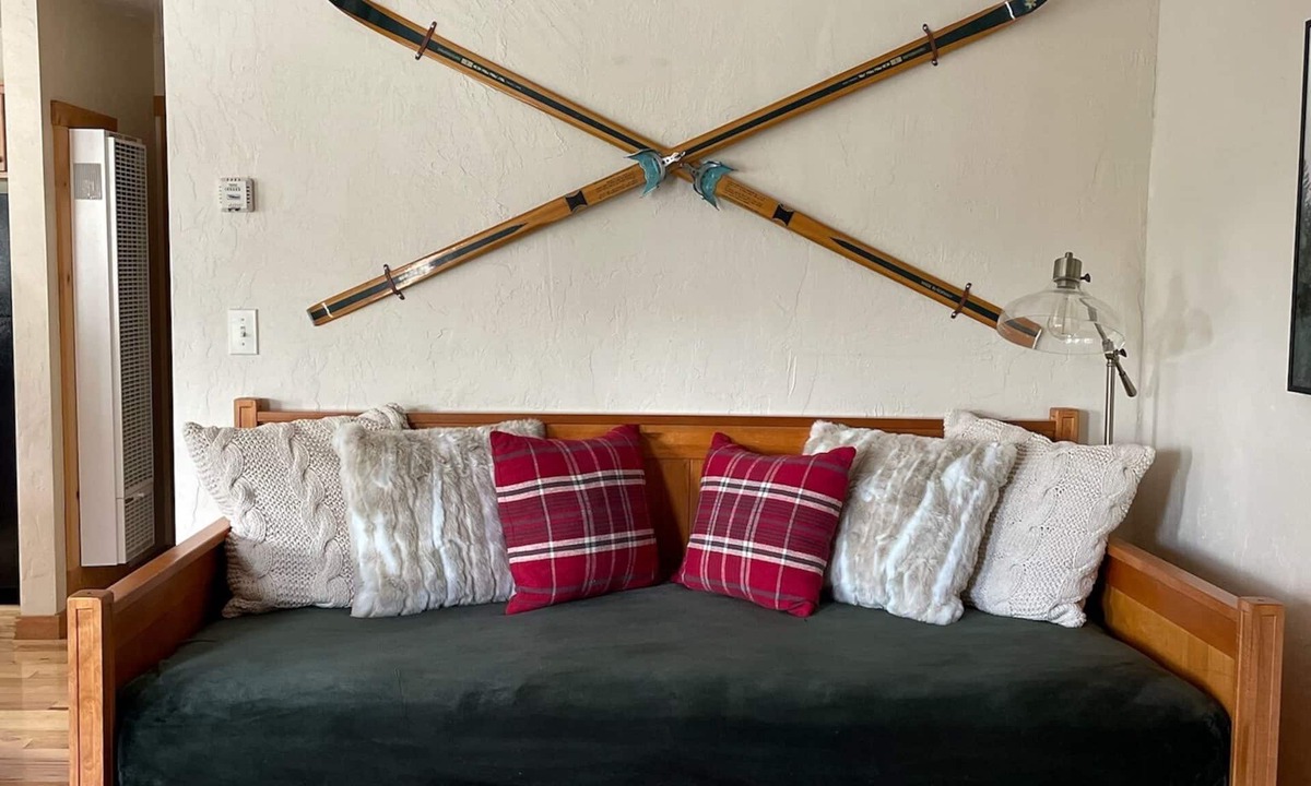Tahoe Village Ski Chalet | Cozy mountain retreat with a view (Pet Friendly!)