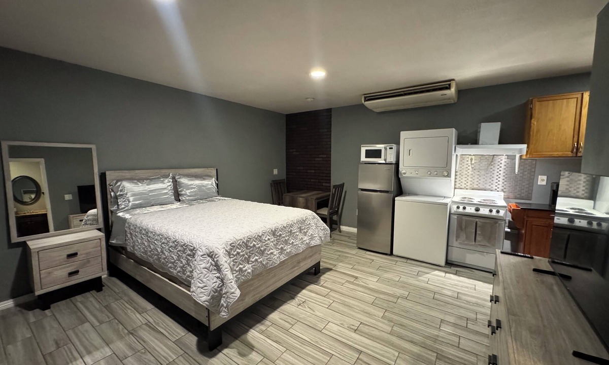 Summerlin Cabin | Cozy private Studio in a safe area of Las Vegas with WiFi, AC