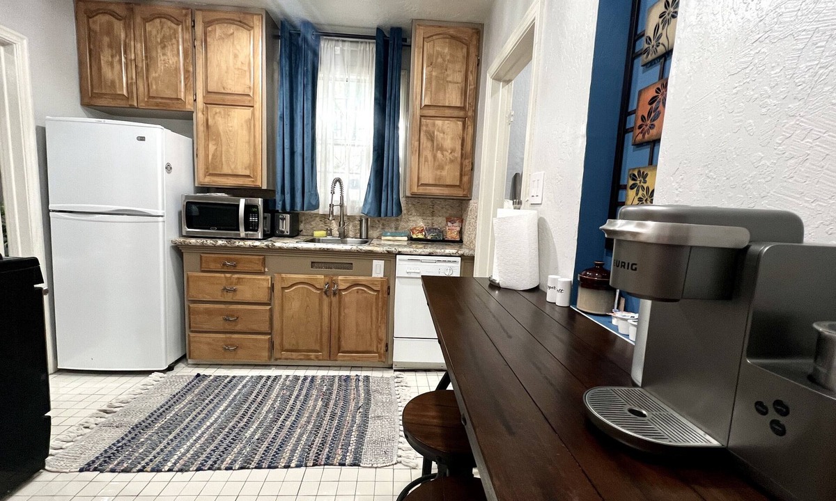 Central Sacramento House | Cozy Vintage Historic Bungalow In Midtown Sacramento