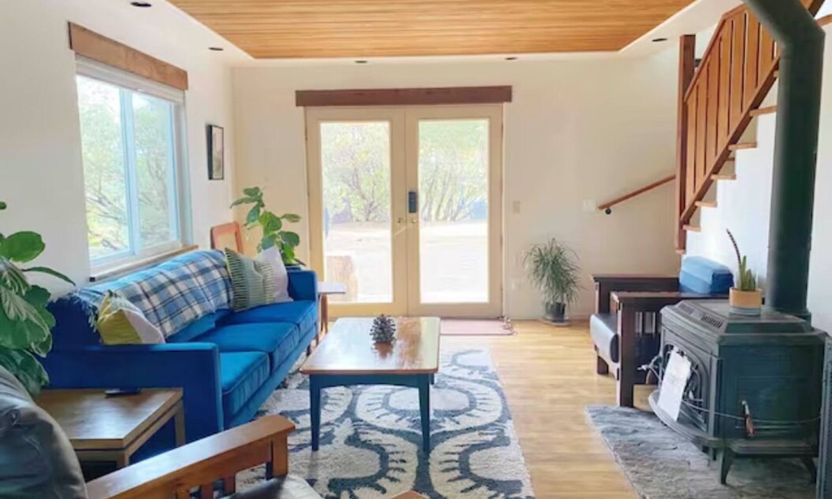 Midpines Cabin | Cozy Woodworker's Cabin, 26 miles to Yosemite!