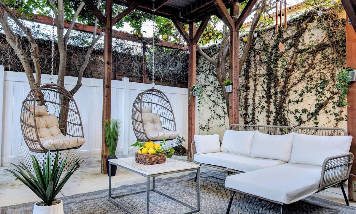 Alamitos Beach House | CozyVibeStay. Walk to Sand. Workspace. Parking