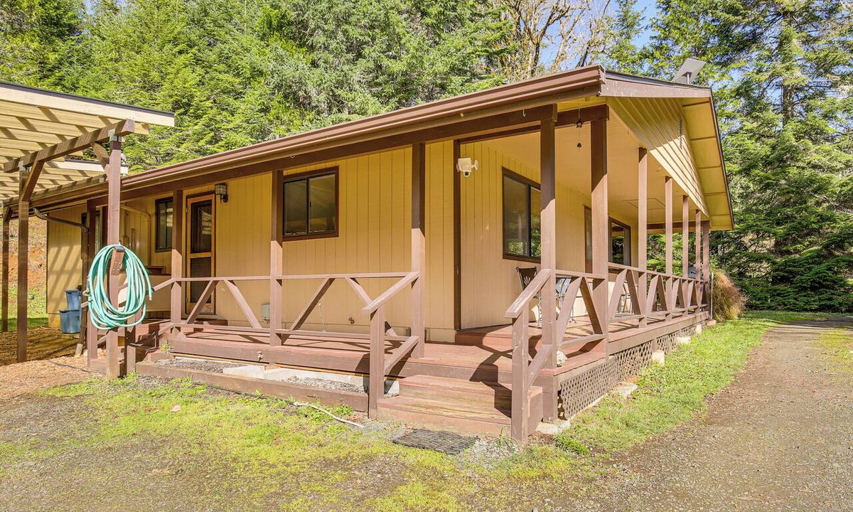 Cottage Grove House | Creative Escape! Eagle's Nest Hideaway